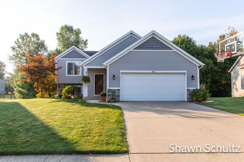 6112 Balcom Ln, Allendale, MI, 49401-7424 | Card Image