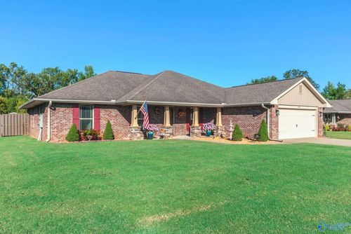 15717 Clayton Royce Dr Nw, Harvest, AL, 35749-7871 | Card Image