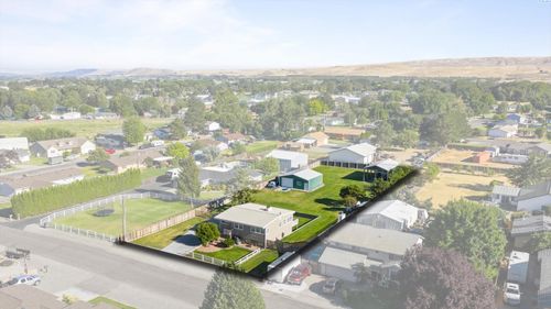 111 W 34th Ave., Kennewick, WA, 99337 | Card Image