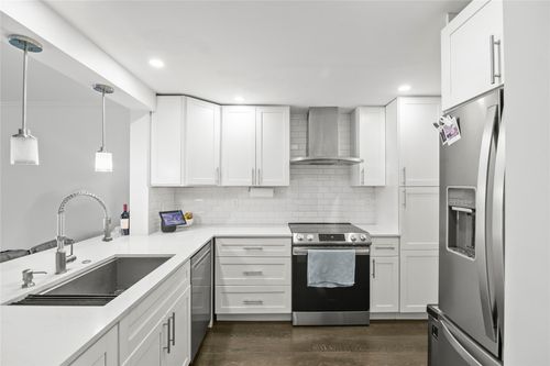 apt-201-2310 S Cypress Bend Dr, Pompano Beach, FL, 33069-5661 | Card Image