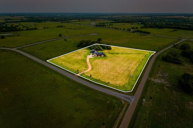 104 Hartfield Rd, Home with 4 bedrooms, 5 bathrooms and 3 parking in Round Top TX | Image 45