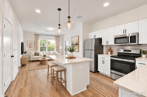 207-1540 Lebanon Pike, Nashville, TN, 37210-3250 | Card Image