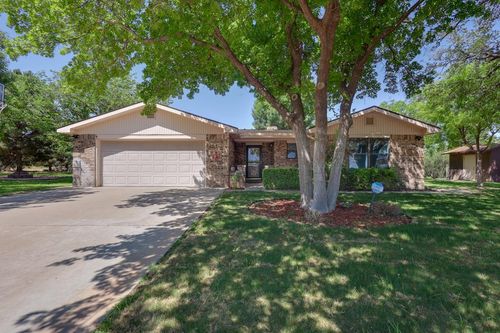 2100 Edgemere Rd, Big Spring, TX, 79720-6165 | Card Image