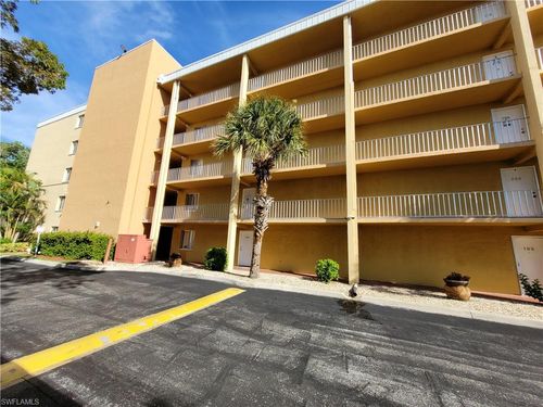 apt-208-2366 E Mall Dr, FORT MYERS, FL, 33901-9142 | Card Image