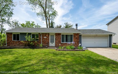2243 Phillips Rd, Auburn Hills, MI, 48326-2448 | Card Image