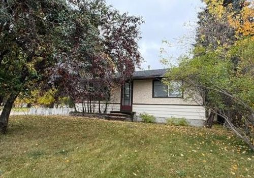 5423 46 St, Whitecourt, AB, T7S1A7 | Card Image