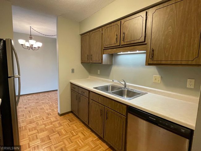 Lots of Cabinet Space | Image 10