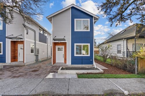 1047 S Thistle St, Seattle, WA, 98108-4456 | Card Image