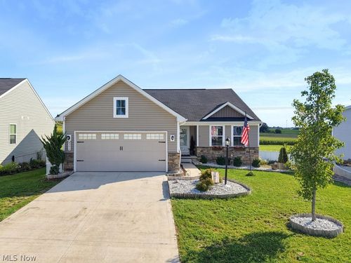4396 Pioneer Cir Sw, Massillon, OH, 44646-9428 | Card Image