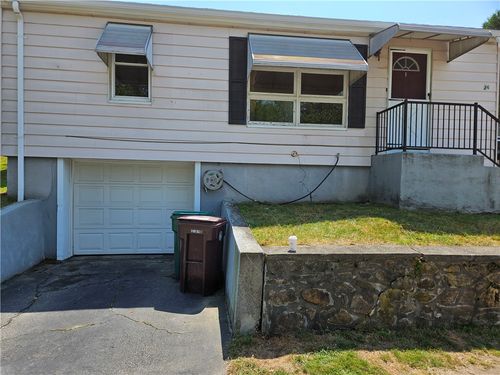 26 Kenwood St, Woonsocket, RI, 02895-4937 | Card Image