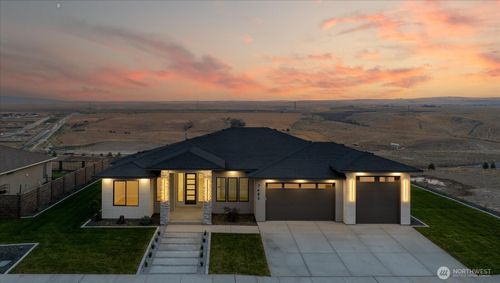 7483 W 23rd Ave, Kennewick, WA, 99338-5597 | Card Image