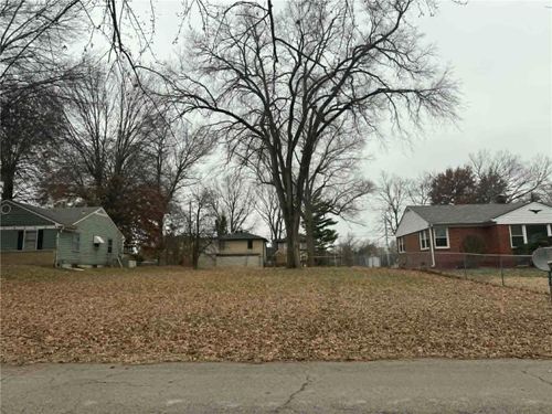 10003 E 36th St S, Independence, MO, 64052-1118 | Card Image