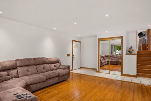 13041 S Muskegon Ave, Chicago, IL, 60633-1716 | Card Image