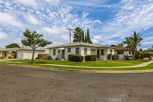 13250 Clyde Park Ave, Hawthorne, CA, 90250-4916 | Card Image