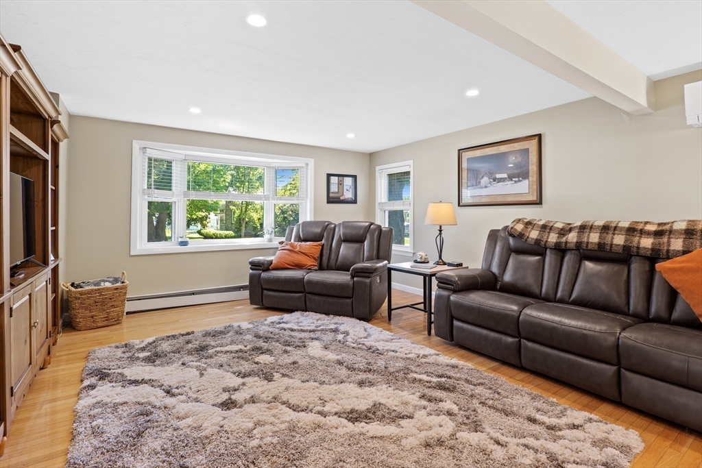 Saint Cecilia St, Leominster, MA 01453