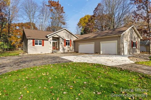 9382 Clubhouse Drive W, Morton Twp, MI, 49346 | Card Image