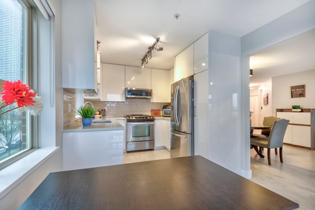 305 - 4728 Dawson St, Condo with 2 bedrooms, 2 bathrooms and 1 parking in Burnaby BC | Image 5