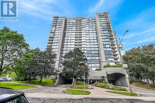 808-75 Queen Street N, Hamilton (Strathcona), ON, L8R3J3 | Card Image