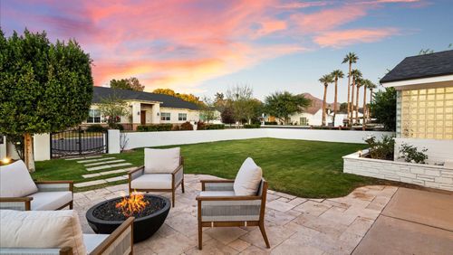 3827 E Hazelwood St, Phoenix, AZ, 85018-3527 | Card Image
