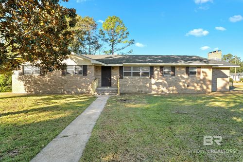 605 N Day Ave, Bay Minette, AL, 36507-3449 | Card Image