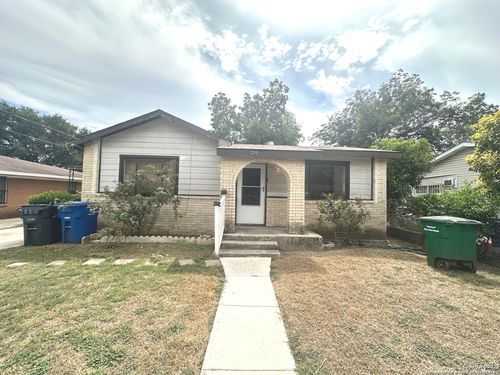 370 Sterling St, San Antonio, TX, 78220-3136 | Card Image