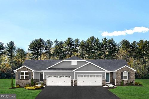 702 Mina Circle, GREENCASTLE, PA, 17225 | Card Image
