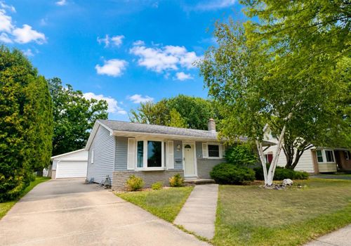 240 N Eagle Street, OSHKOSH, WI, 54902 | Card Image