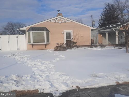 33 Laurel Ln, LEVITTOWN, PA, 19054-3919 | Card Image