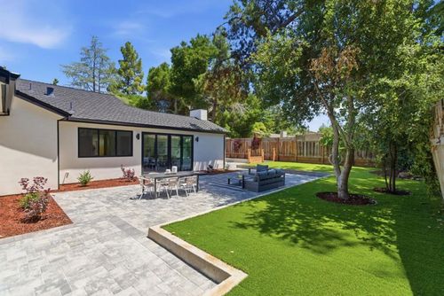 680 N San Antonio Rd, Los Altos, CA, 94022-1201 | Card Image