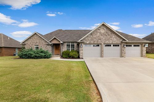 117 Sullivan Rd, Muscle Shoals, AL, 35661-3781 | Card Image