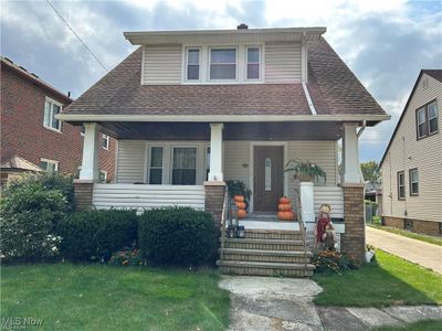 View of front of home featuring a porch | Image 1