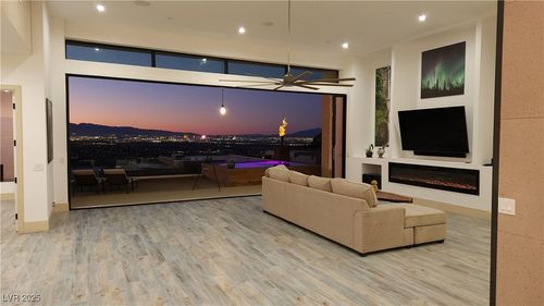 665 Falcon Cliff Ct, Henderson, NV, 89012-5838 | Card Image