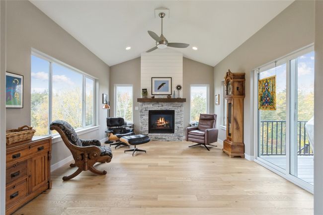 1333 Forest Ridge Ct Ne, Condo with 4 bedrooms, 3 bathrooms and null parking in Swisher IA | Image 4