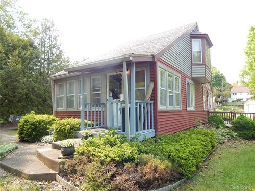 7428 Grove Rd, Lexington, MI, 48450-8988 | Card Image