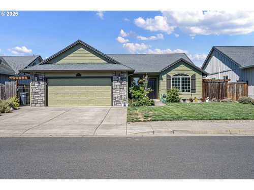 1373 Creswood Dr, Creswell, OR, 97426-7915 | Card Image