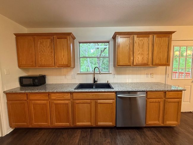 1464 David Curry Dr, House other with 3 bedrooms, 3 bathrooms and 4 parking in Round Rock TX | Image 12