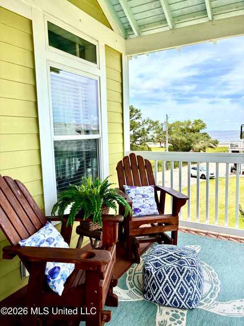 212-1515 E Beach Blvd, Pass Christian, MS, 39571-4906 | Card Image