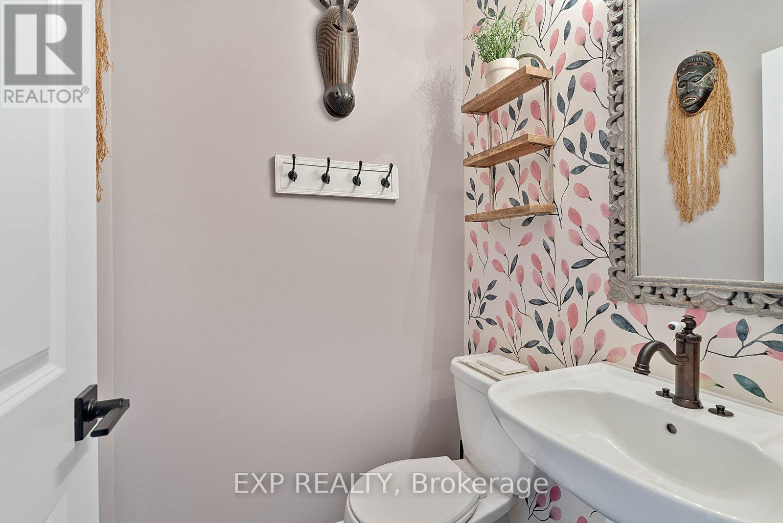 Residential in Toronto (Islington-City Centre West) 5