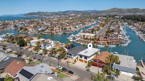 1305 Beachmont St, Ventura, CA, 93001-4225 | Card Image