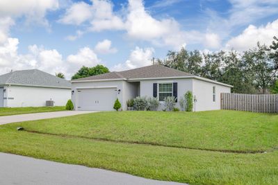 1817 Sw Effland Avenue, House other with 3 bedrooms, 2 bathrooms and null parking in Port St Lucie FL | Image 1