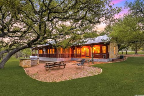 213 Timber View Dr, Boerne, TX, 78006-7852 | Card Image