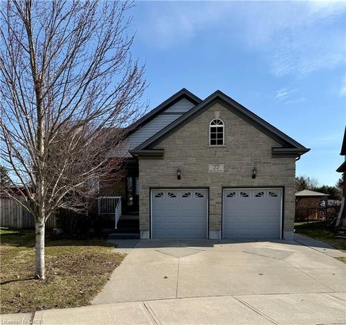 22 Mullin Dr, Guelph, ON, N1E0E1 | Card Image