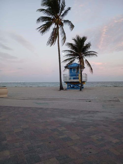 1-322 Nebraska St, Hollywood, FL, 33019-3439 | Card Image