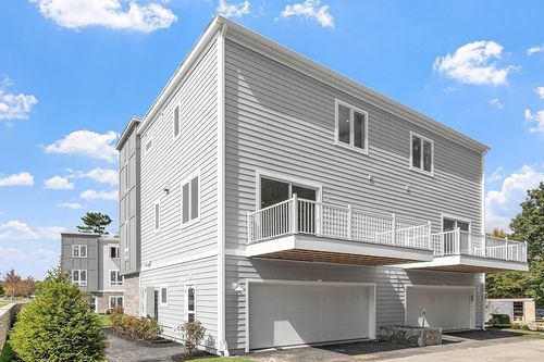 109-225 Middlesex Tpke, Burlington, MA, 01803-3324 | Card Image