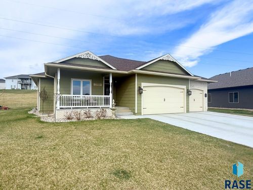 821 N Sylvan Dr, Sioux Falls, SD, 57110-4061 | Card Image