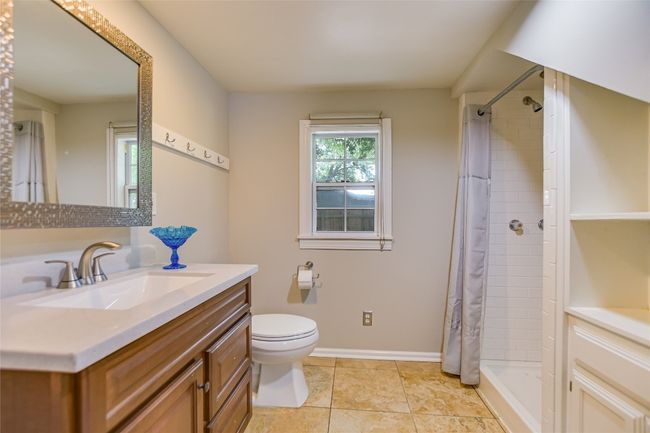 Bath Downstairs | Image 12