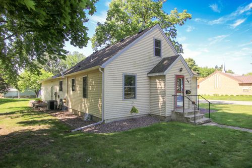 340 5th Ave Sw, Hutchinson, MN, 55350-2462 | Card Image