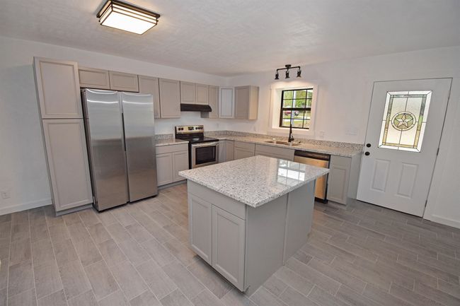2520 Howell Rd, House other with 3 bedrooms, 2 bathrooms and null parking in Silsbee TX | Image 8