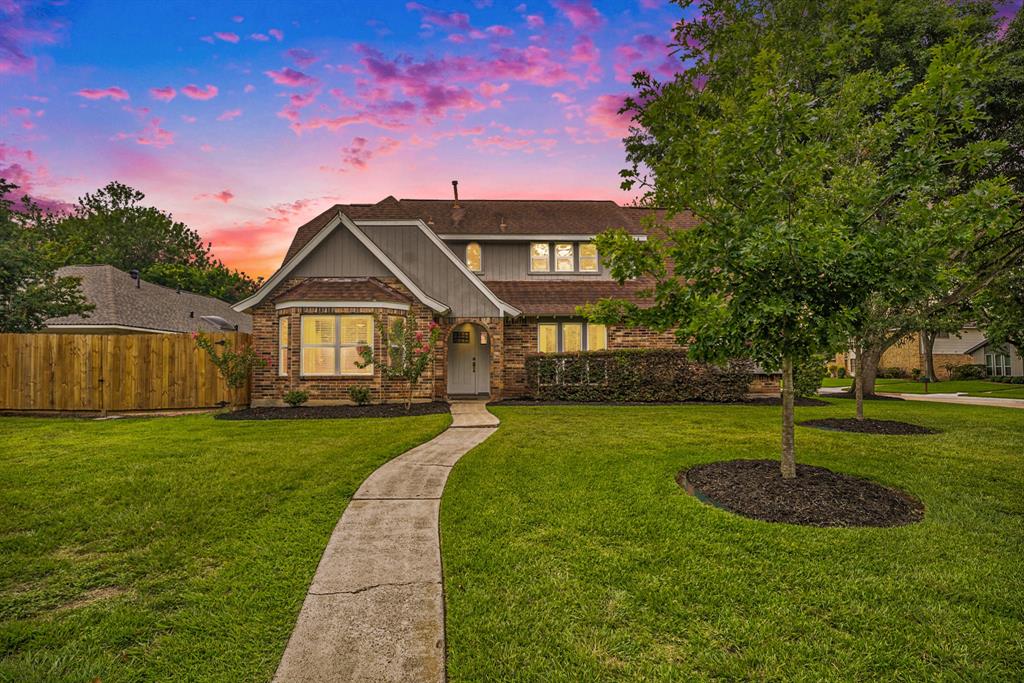 Chelsea Pl, El Lago, TX 77586