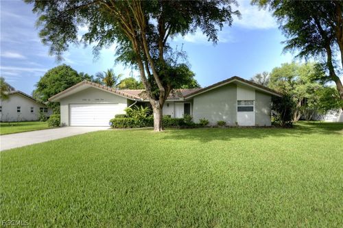 5652 Eichen Cir E, FORT MYERS, FL, 33919-2514 | Card Image